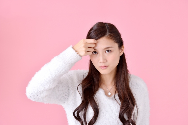 コンビニバイトでピアスや髪色はどこまでok 髪型やネイルは コンビニスタッフプロモーション