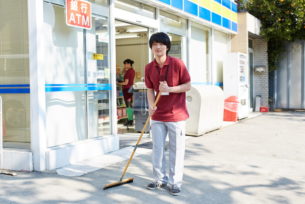 土日に日払いの仕事をしたい方必見！コンビニ派遣という働き方について